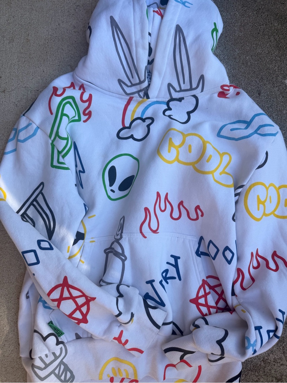 VERY COOL Scribble Graphic Men's Hoodie Vest with Multicolor Prints